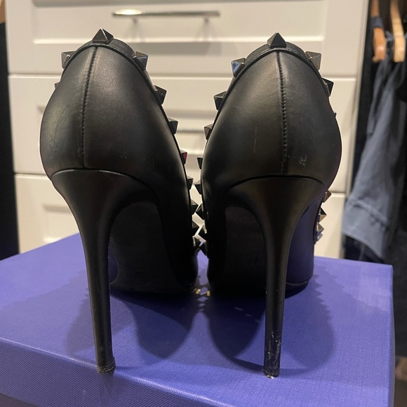 100% Authentic Valentino Noir Rockstud Pumps - 37 - Picture 4 of 12